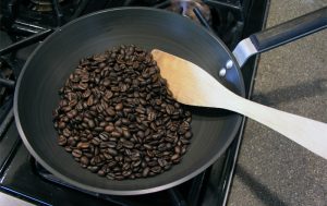 Cara Menyangrai Kopi Agar Matang Merata dan Tahan Lama