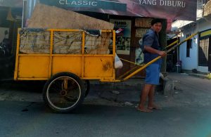 Alat Angkut Sampah Lingkungan: Solusi Praktis untuk Menjaga Kebersihan Area