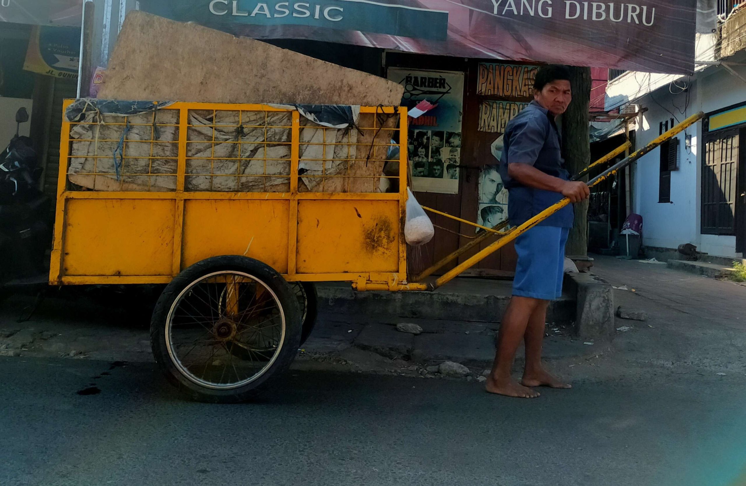 alat angkut sampah lingkungan